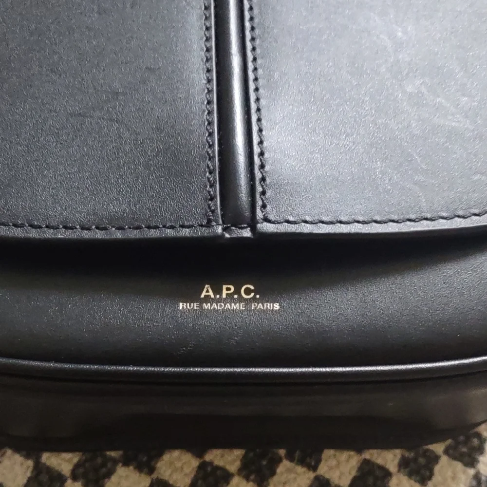 A.P.C. Betty Bag Black Leather Crossbody Bag - Picture 3 of 9